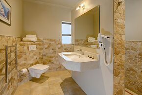 Amour Guest House