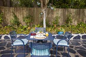 Amour Guest House