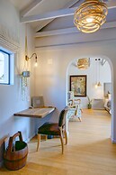 Amour Guest House