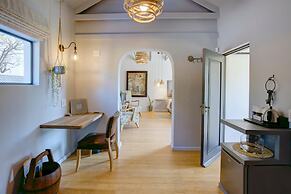 Amour Guest House