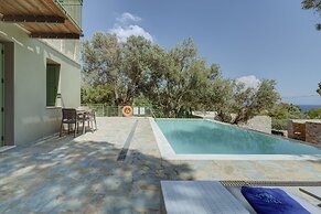 Ouzo Traditional House with private pool