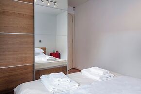 Panoramic Docklands Home