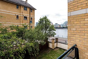 Panoramic Docklands Home