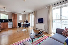 Panoramic Docklands Home