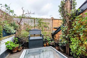 A Hidden Mews
