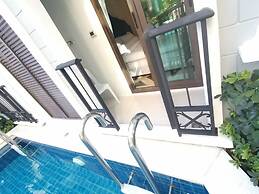 Espana Condo By Som