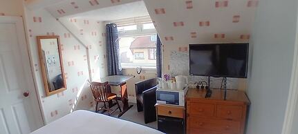 Home and Away Guesthouse