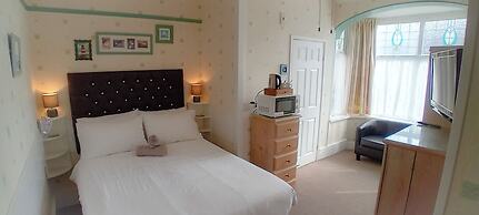 Home and Away Guesthouse
