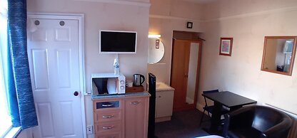 Home and Away Guesthouse