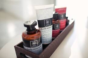 Grace Hotel, Auberge Collection