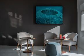 Grace Hotel, Auberge Collection