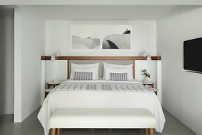 Grace Hotel, Auberge Collection
