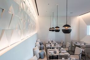 Grace Hotel, Auberge Collection