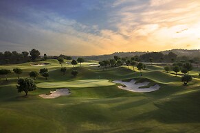 Las Colinas Golf & Country Club