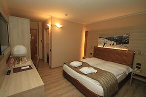 Tevini Dolomites Charming Hotel