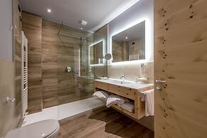 Tevini Dolomites Charming Hotel