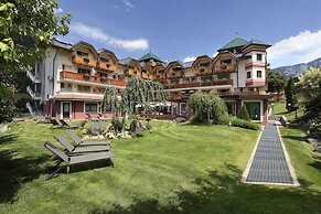 Tevini Dolomites Charming Hotel