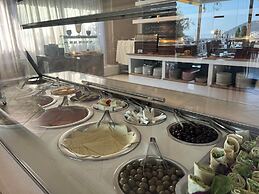Skopelos Holidays Hotel