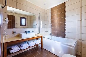 Skopelos Holidays Hotel
