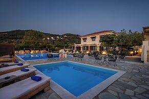 Skopelos Holidays Hotel