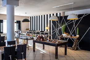 Skopelos Holidays Hotel