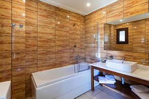 Skopelos Holidays Hotel