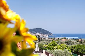 Skopelos Holidays Hotel
