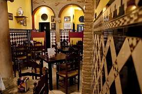 Hermanos Macías Hotel