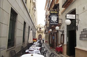 Hermanos Macías Hotel