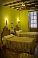 Hermanos Macías Hotel