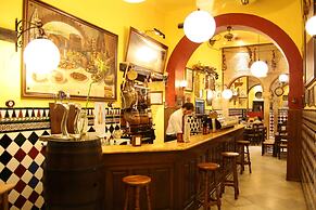 Hermanos Macías Hotel
