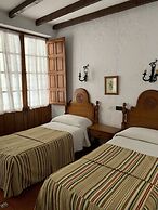 Hermanos Macías Hotel