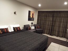 Avenue Motel
