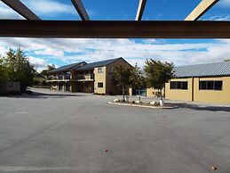 Avenue Motel