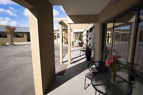 Avenue Motel