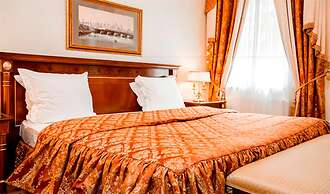 Petroff Palace Boutique Hotel