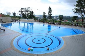 Crown Vista Hotel