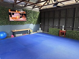 Coral Beach Lodge