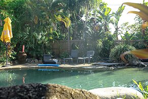 Coral Beach Lodge
