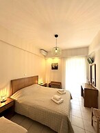 Manolis Apartments
