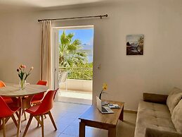 Manolis Apartments