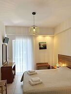 Manolis Apartments