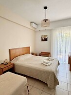 Manolis Apartments
