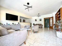 Manolis Apartments
