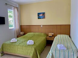 Manolis Apartments
