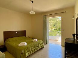 Manolis Apartments