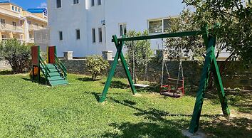 Manolis Apartments