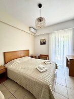 Manolis Apartments
