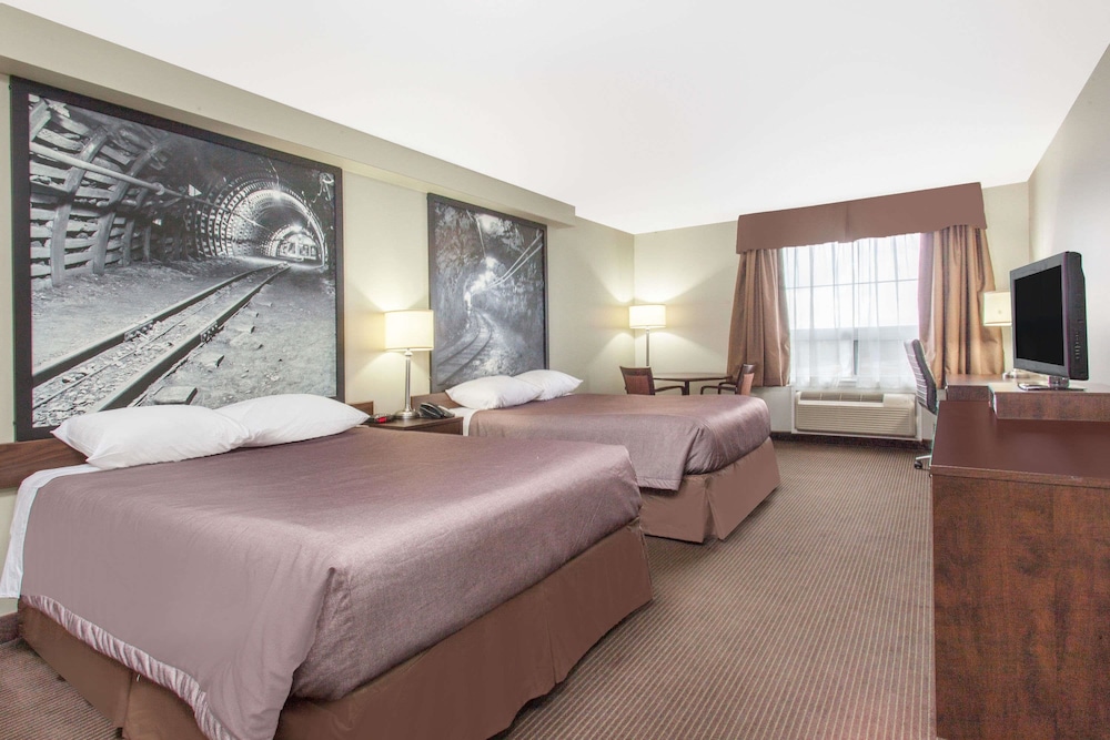 Super 8 by Wyndham Red Lake ON