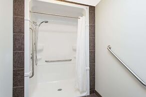 Super 8 by Wyndham Red Lake ON